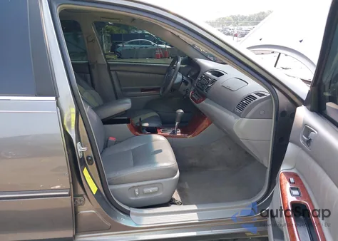 2005 Toyota Camry Xle V6 from USA, damaged, VIN JTDBF30K950164820